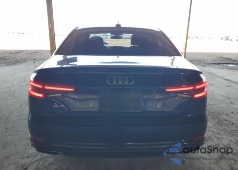 2019 Audi A4 Premium z USA, uszkodzony, nr VIN WAUGMAF49KN017689